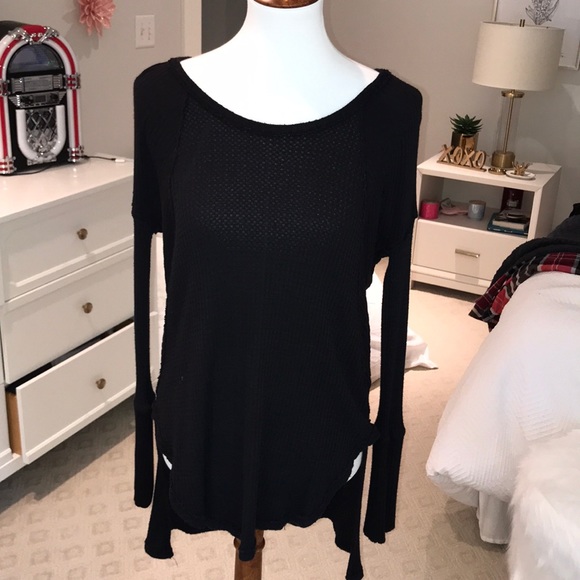 Free People Sweaters - hi-low FP sweater! Free People Sweaters - hi-low FP sweater!
